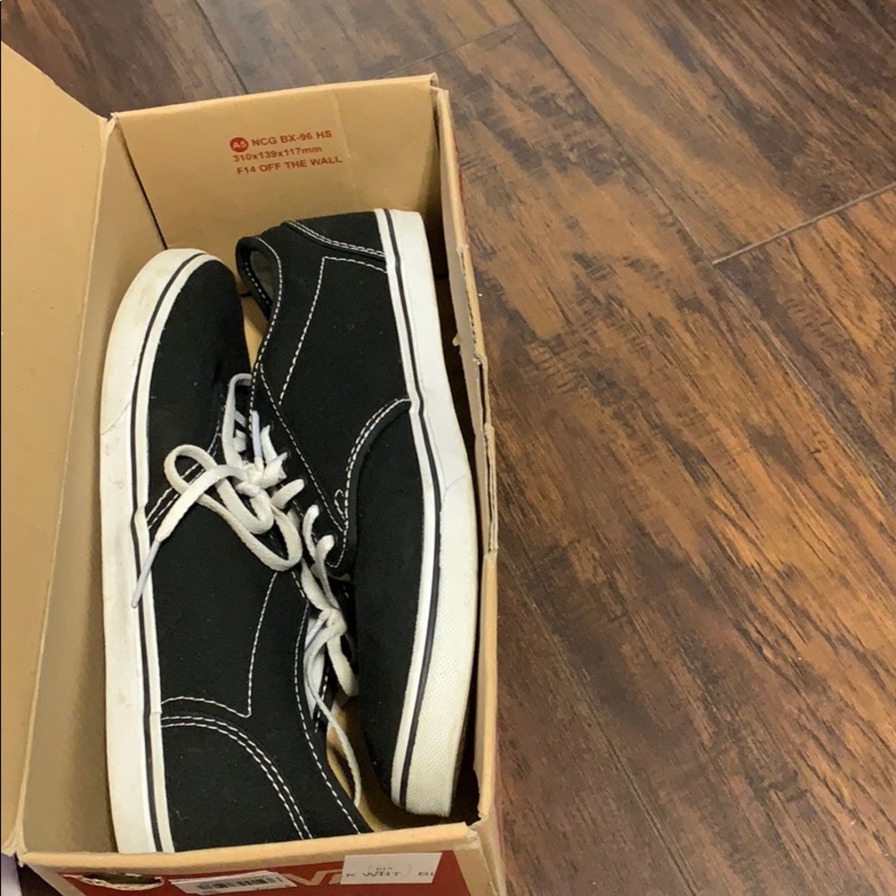 Vans - Picture 2 of 3